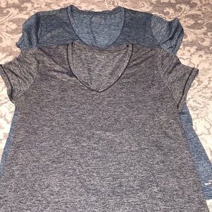 Set of 2 athletic tops: teal & black
